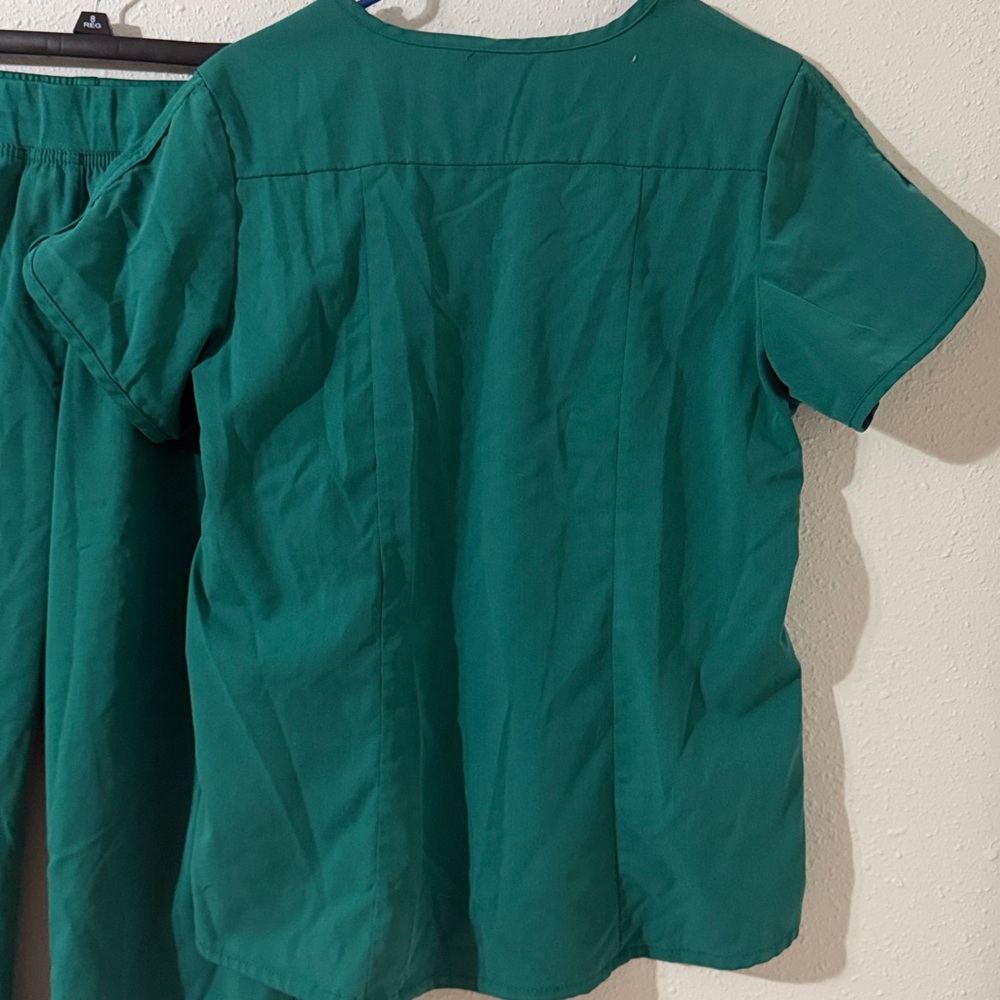 Adar Large Green Scrub Set - Picture 4 of 7
